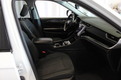 2022 Jeep Grand Cherokee L Laredo 4x4