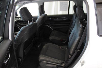 2022 Jeep Grand Cherokee L Laredo 4x4