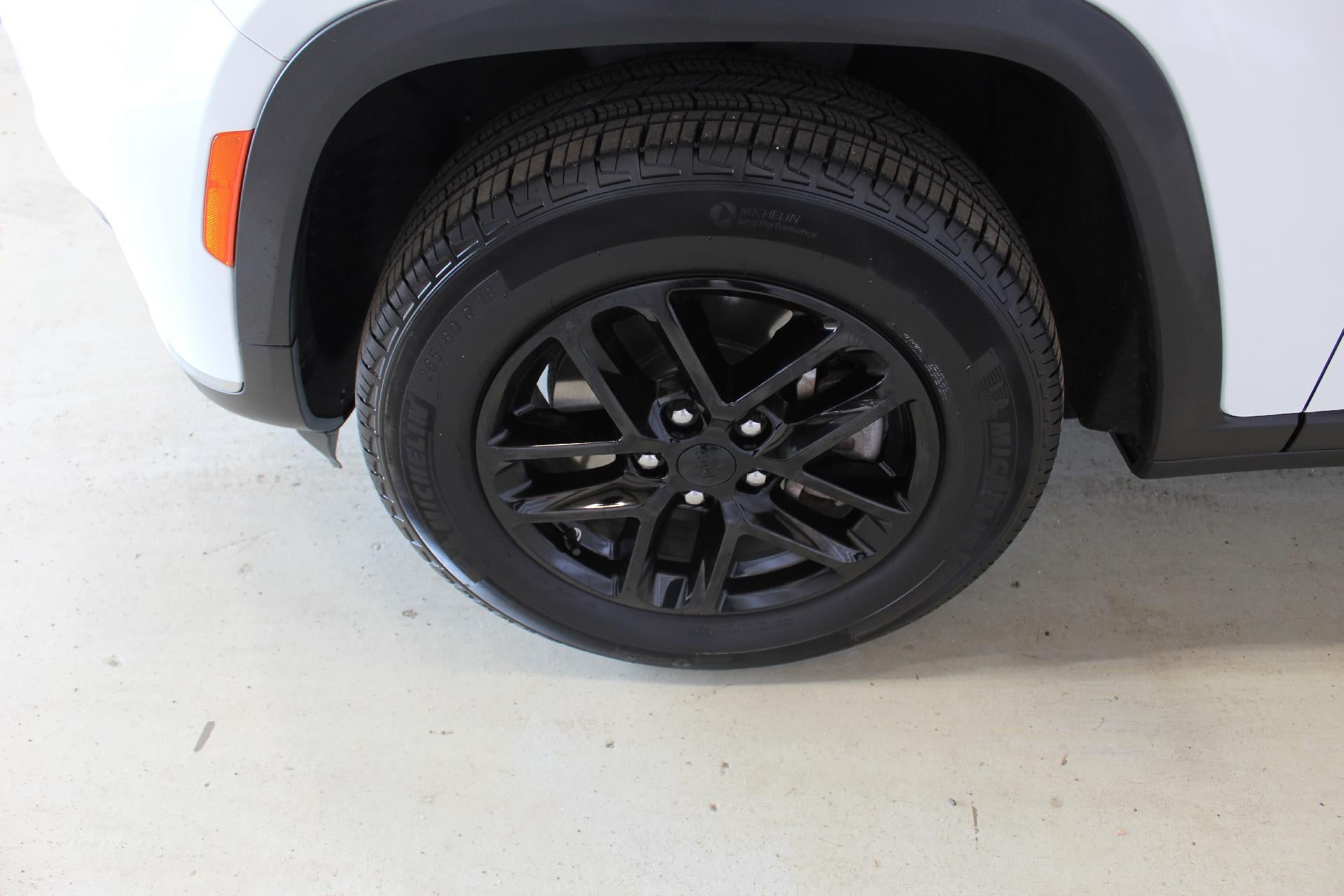 2022 Jeep Grand Cherokee L Laredo 4x4