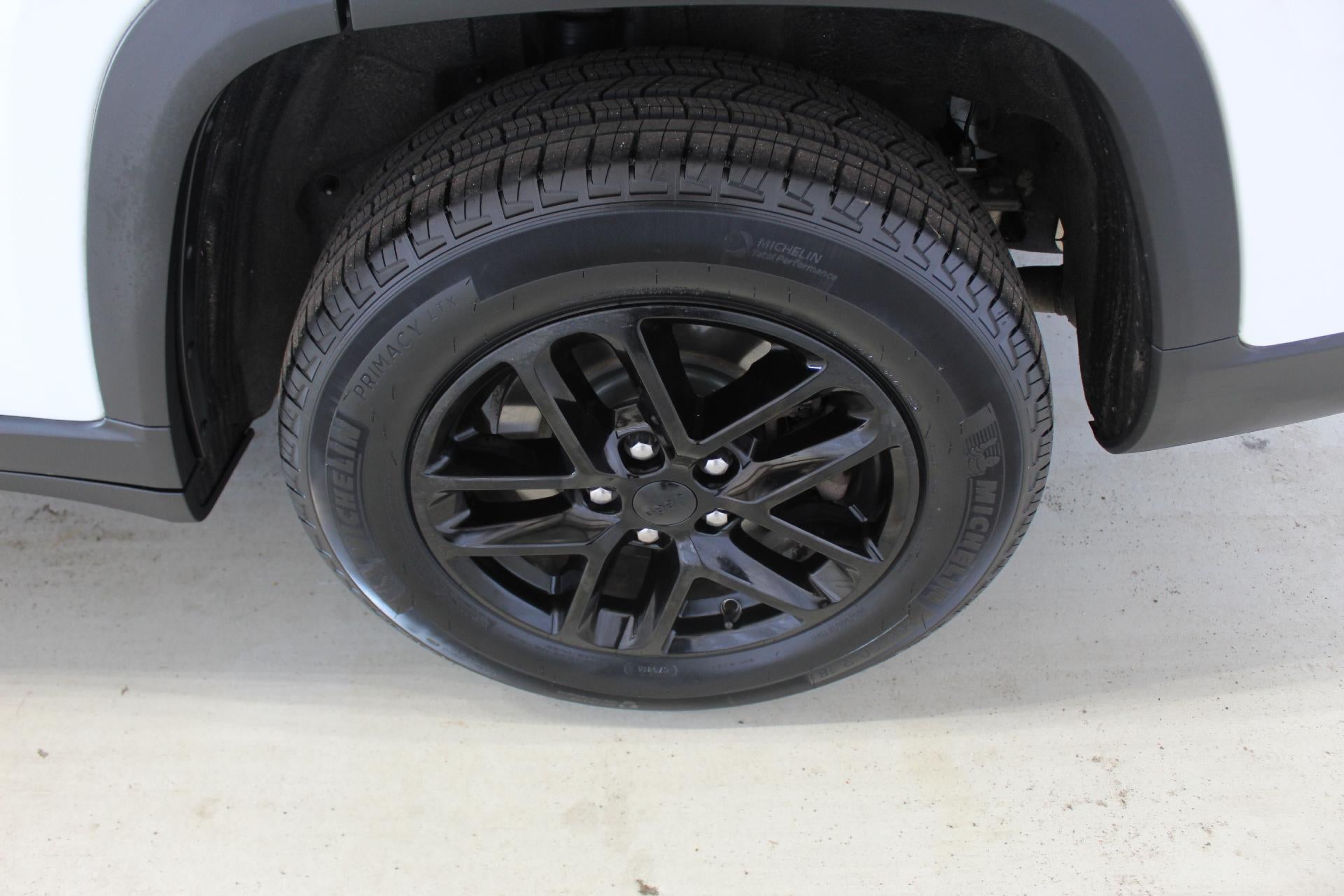 2022 Jeep Grand Cherokee L Laredo 4x4