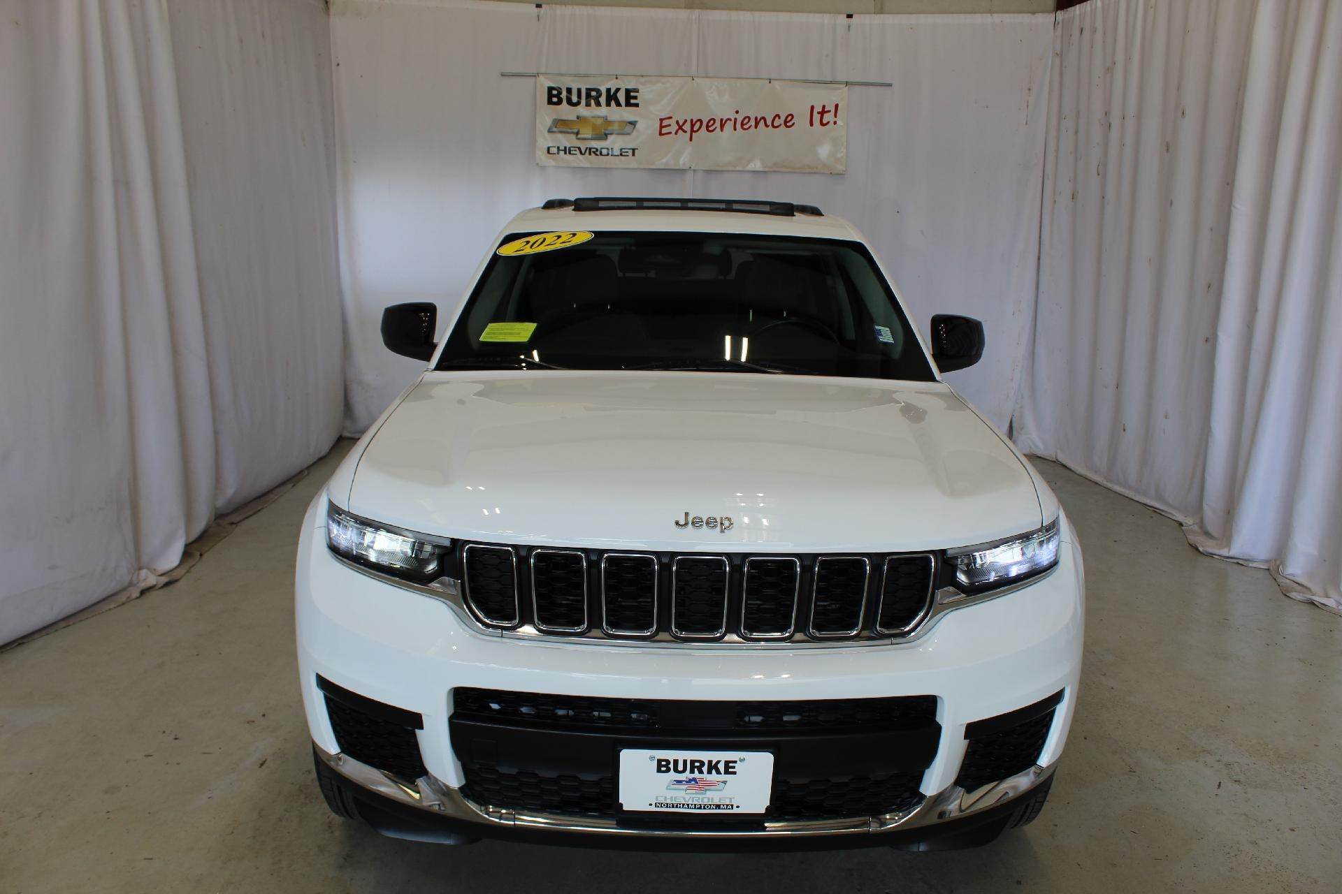 2022 Jeep Grand Cherokee L Laredo 4x4