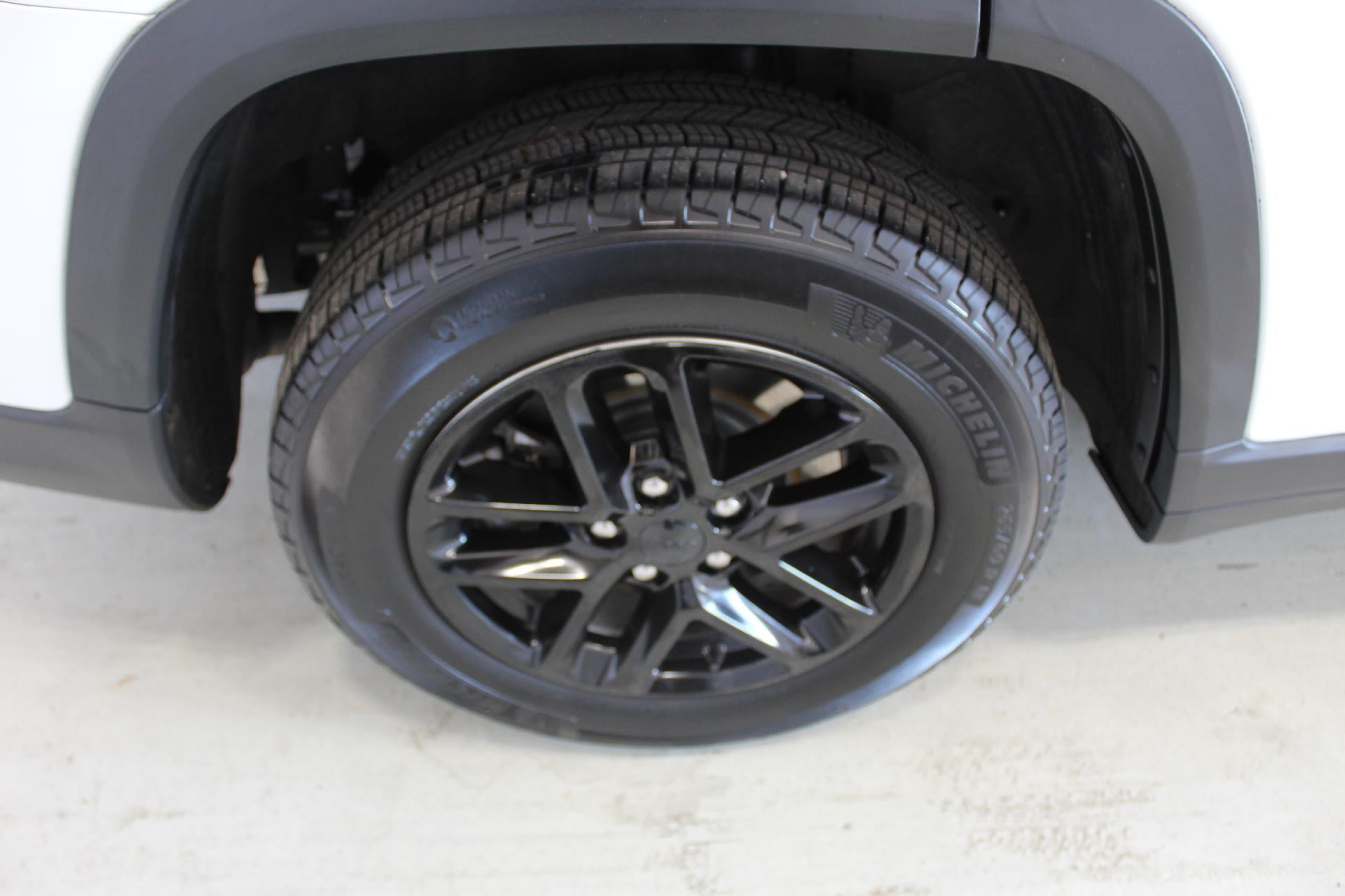 2022 Jeep Grand Cherokee L Laredo 4x4