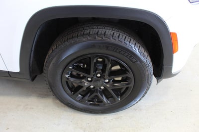2022 Jeep Grand Cherokee L Laredo 4x4