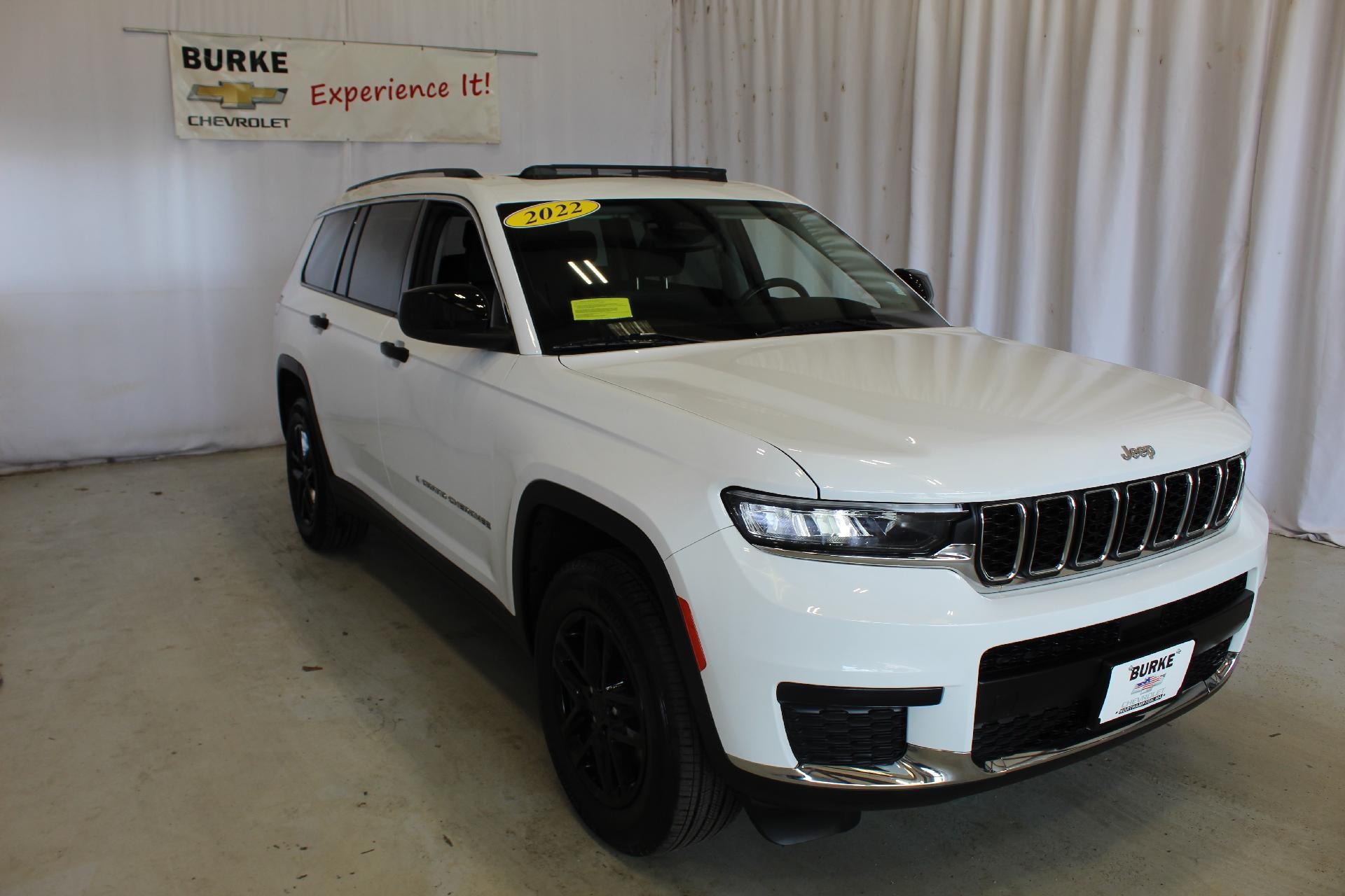 2022 Jeep Grand Cherokee L Laredo 4x4