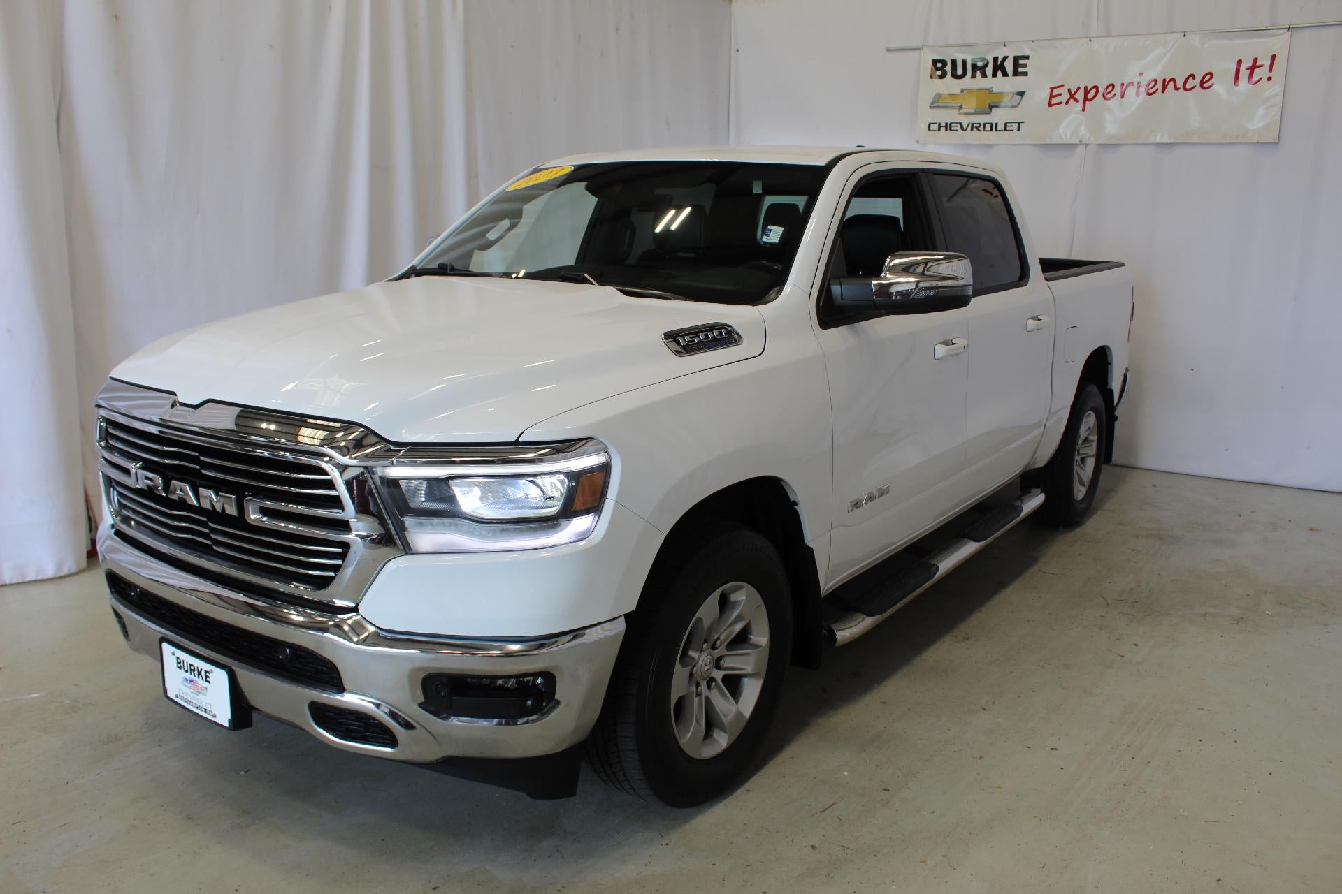 2023 RAM 1500 Laramie Crew Cab 4x4 5'7" Box