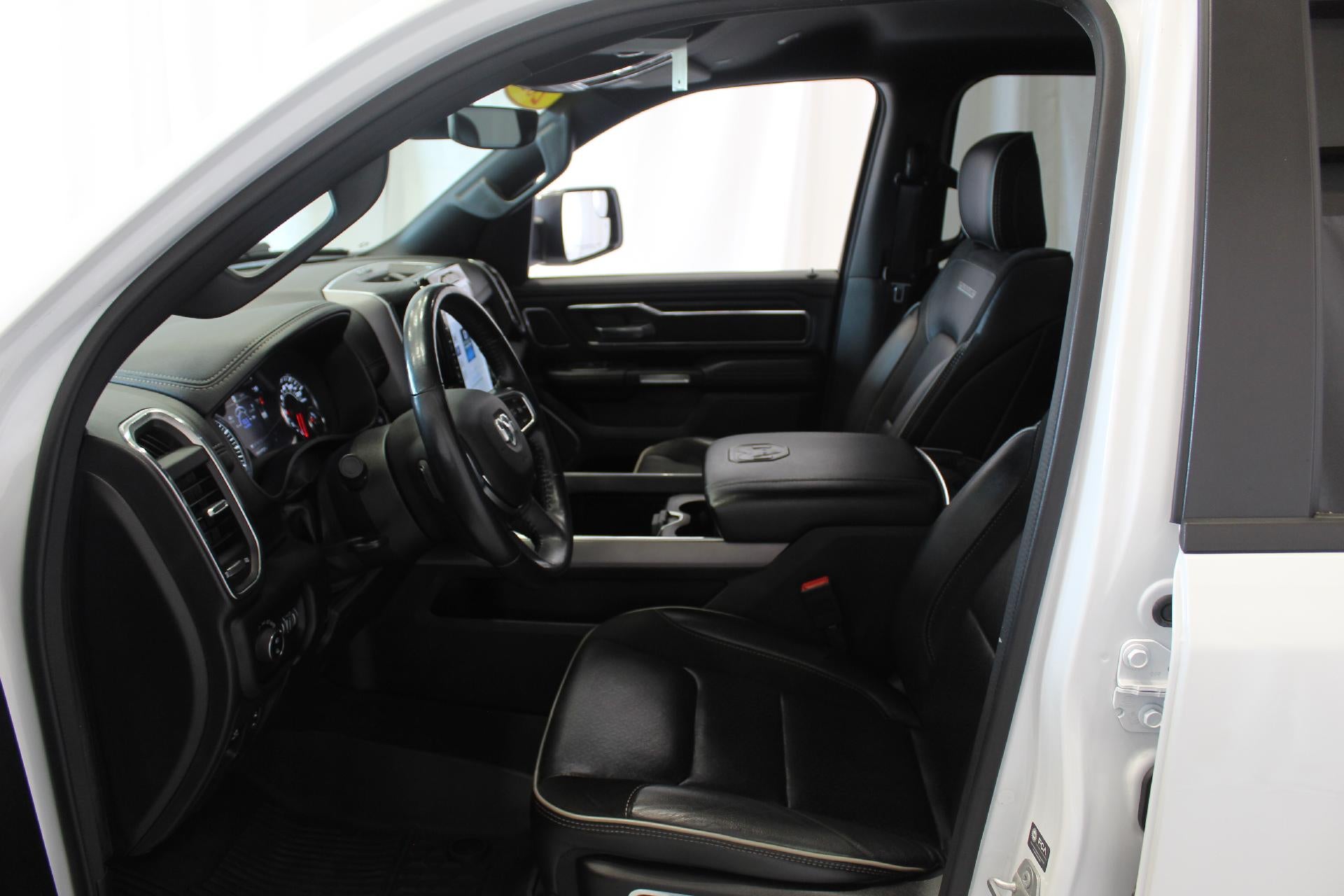 2023 RAM 1500 Laramie Crew Cab 4x4 5'7" Box