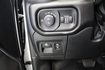 2023 RAM 1500 Laramie Crew Cab 4x4 5'7" Box
