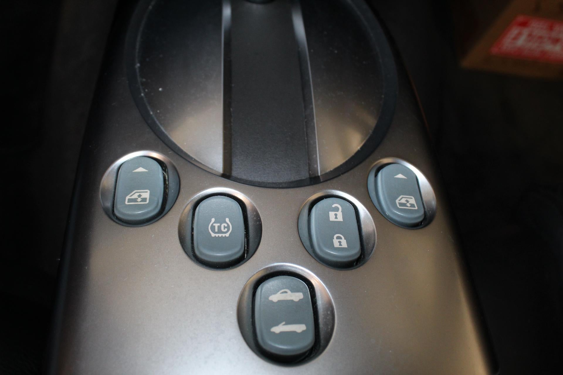 2005 Chevrolet SSR LS