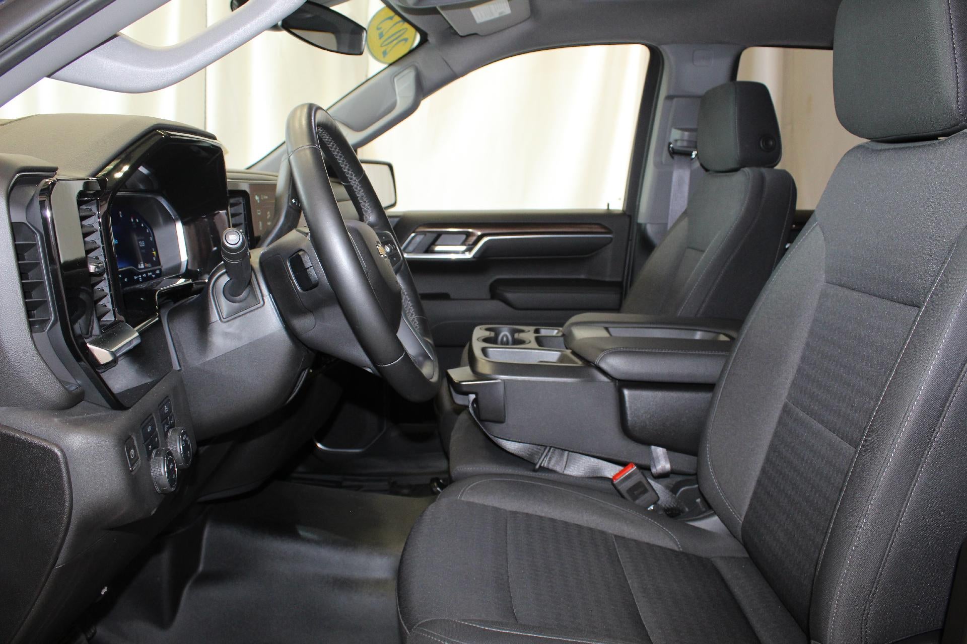 2023 Chevrolet Silverado 1500 LT (2FL)