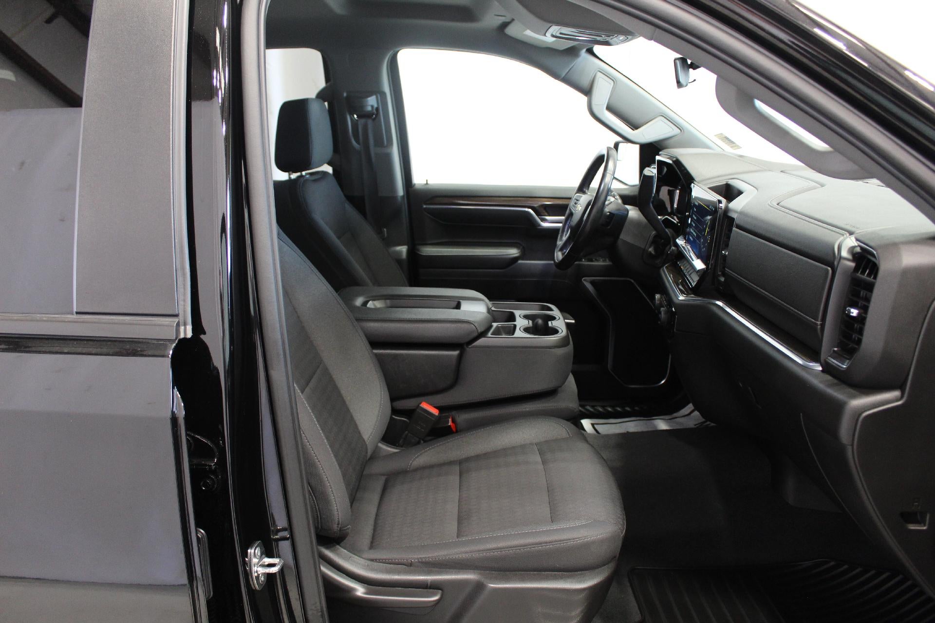 2022 Chevrolet Silverado 1500 LT (2FL)