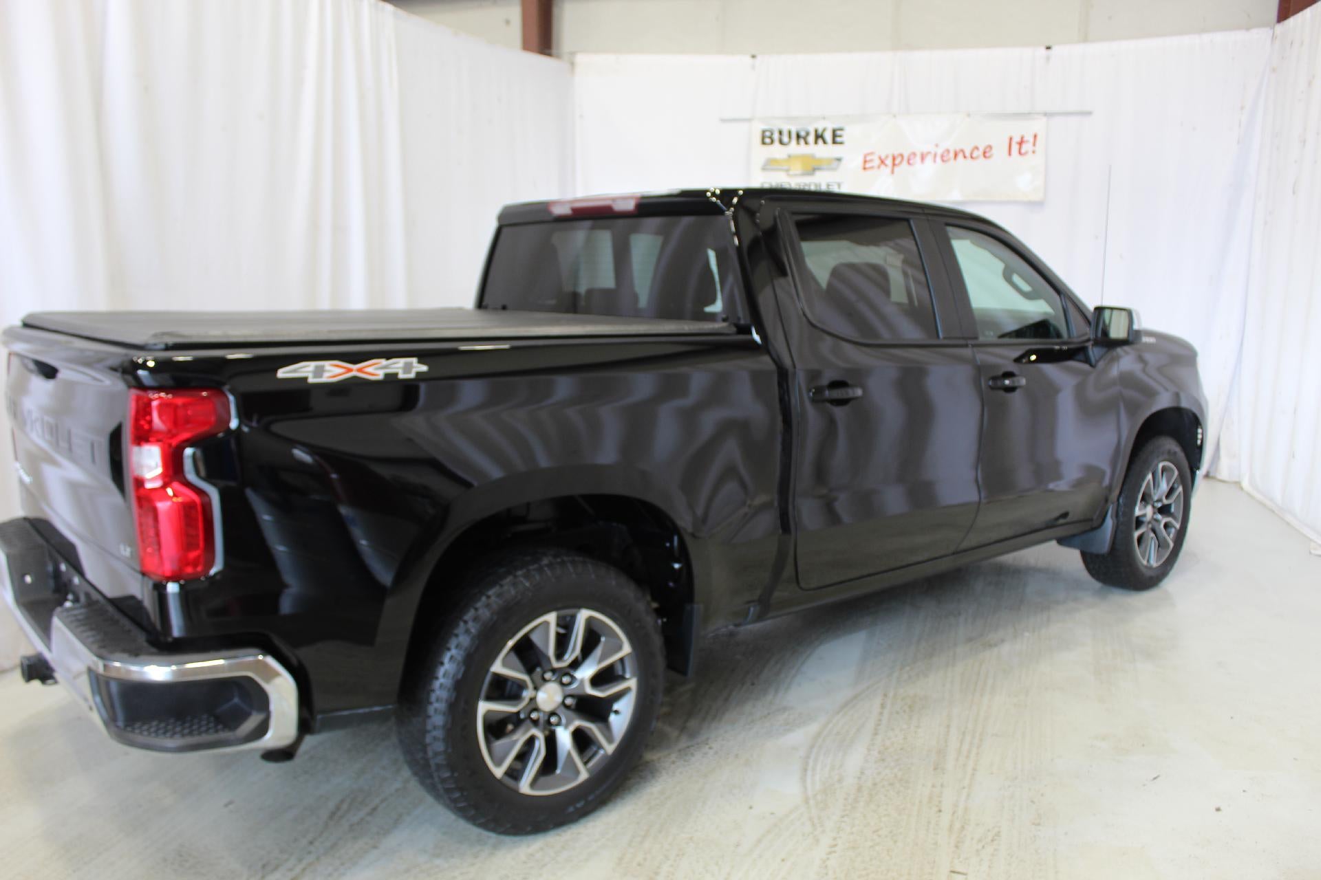 2022 Chevrolet Silverado 1500 LT (2FL)
