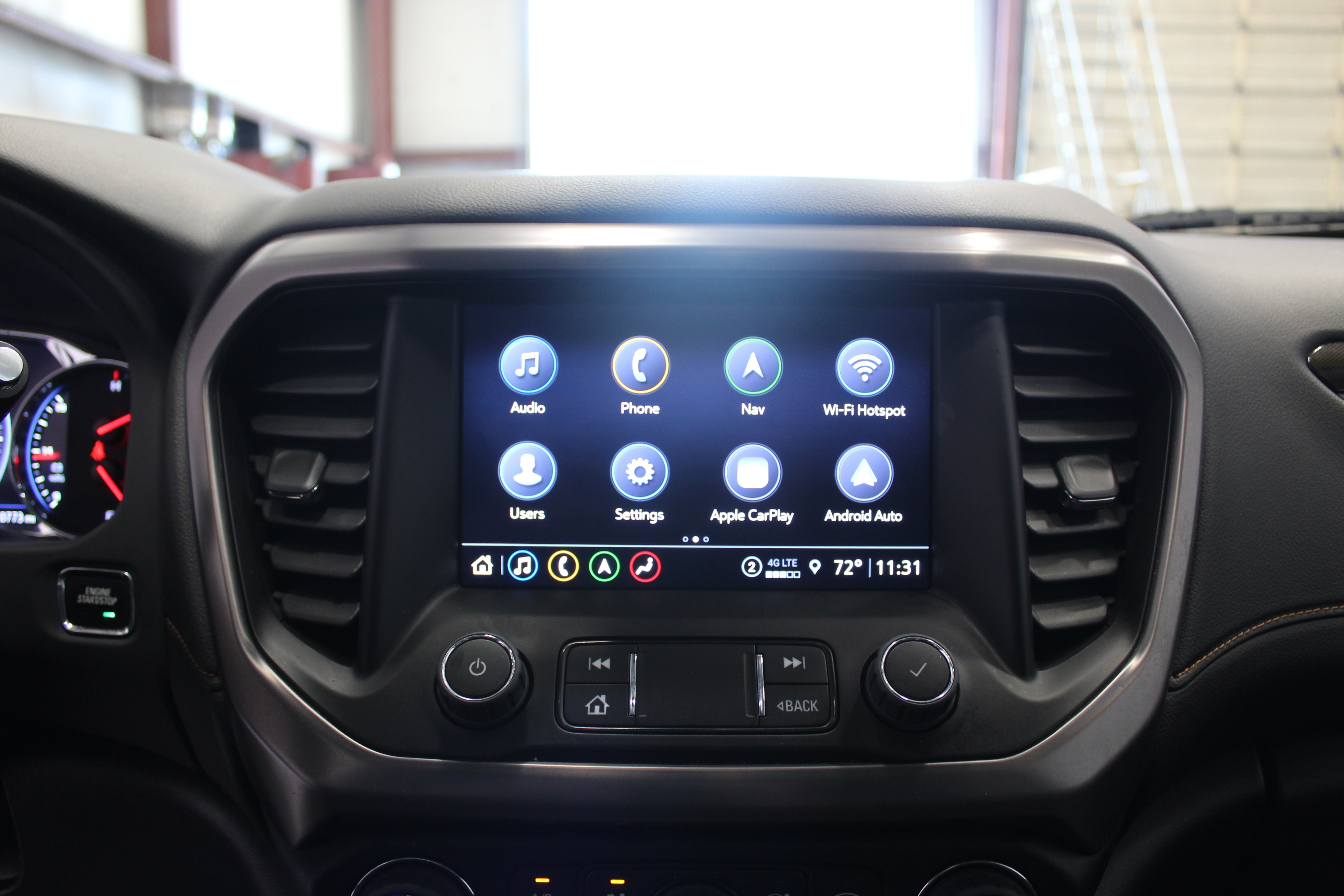2023 GMC Acadia AT4