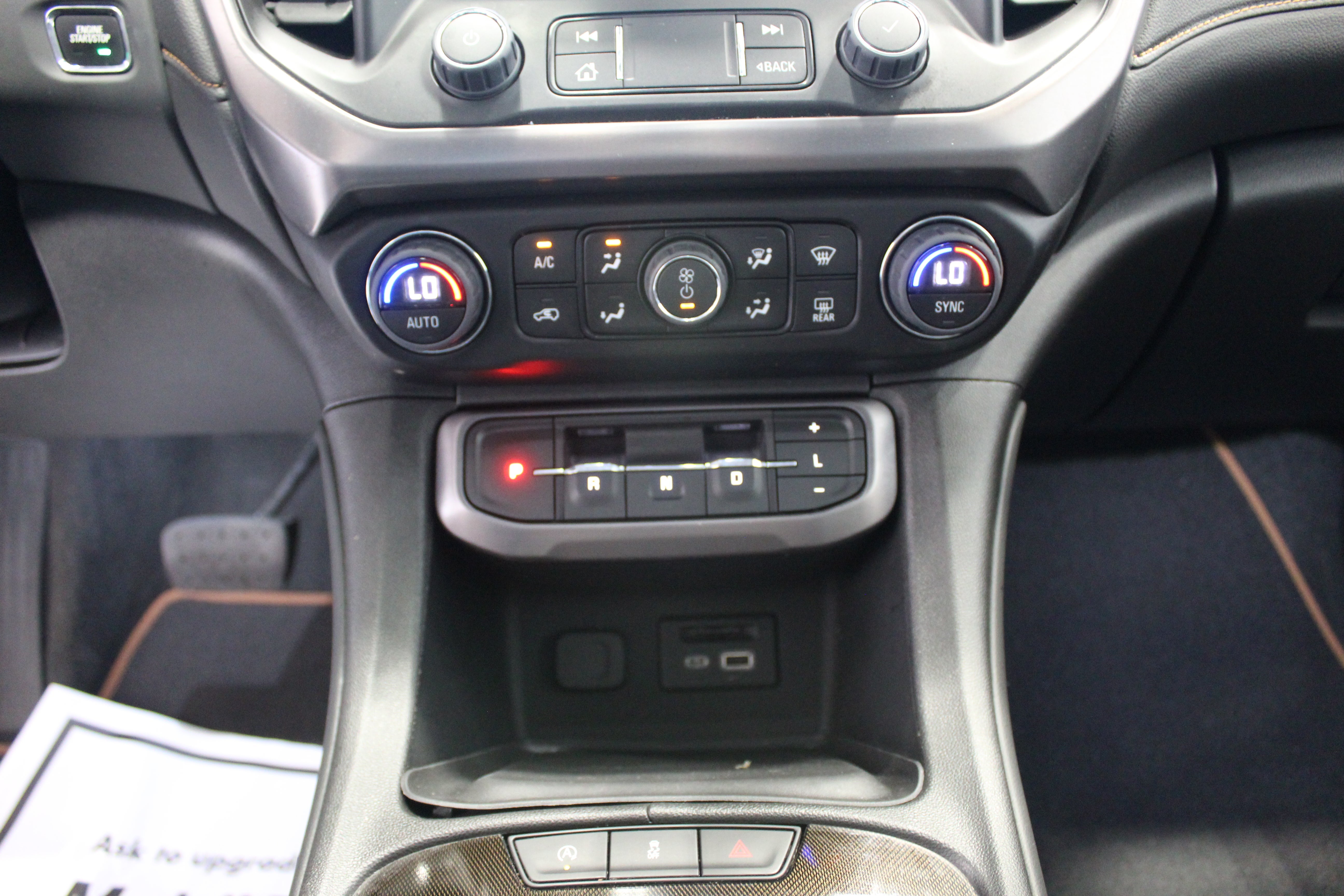 2023 GMC Acadia AT4