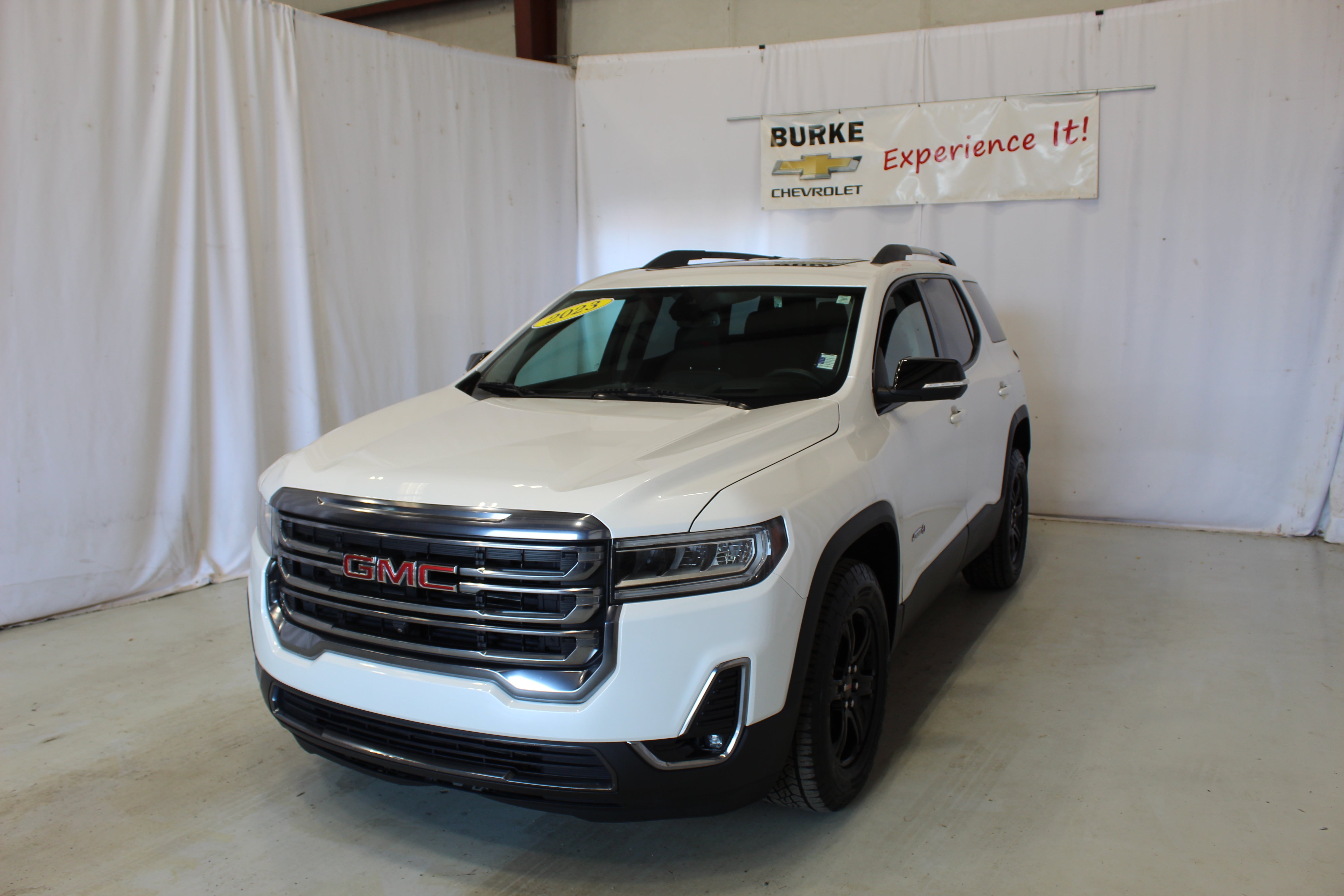 2023 GMC Acadia AT4