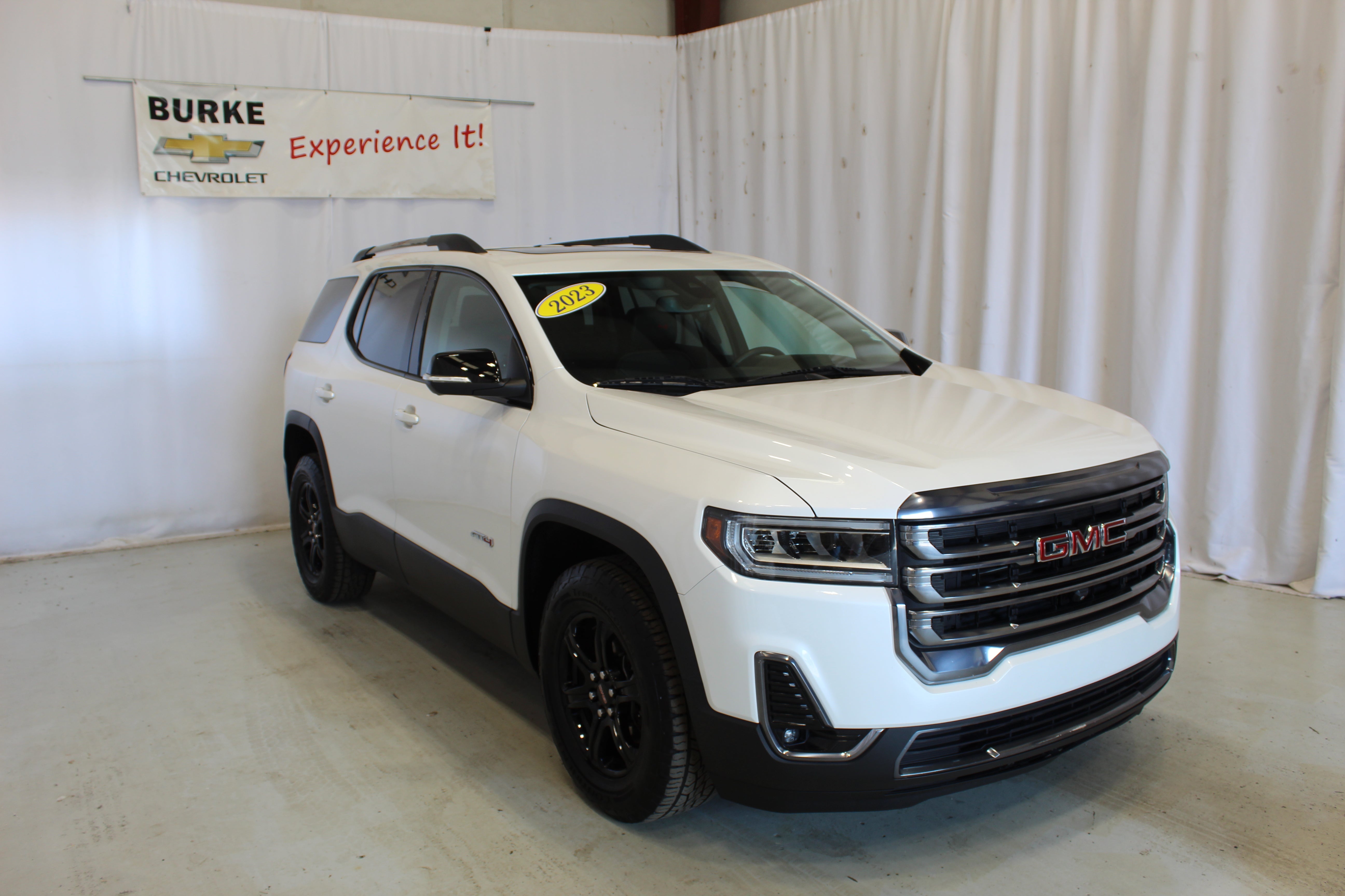 2023 GMC Acadia AT4