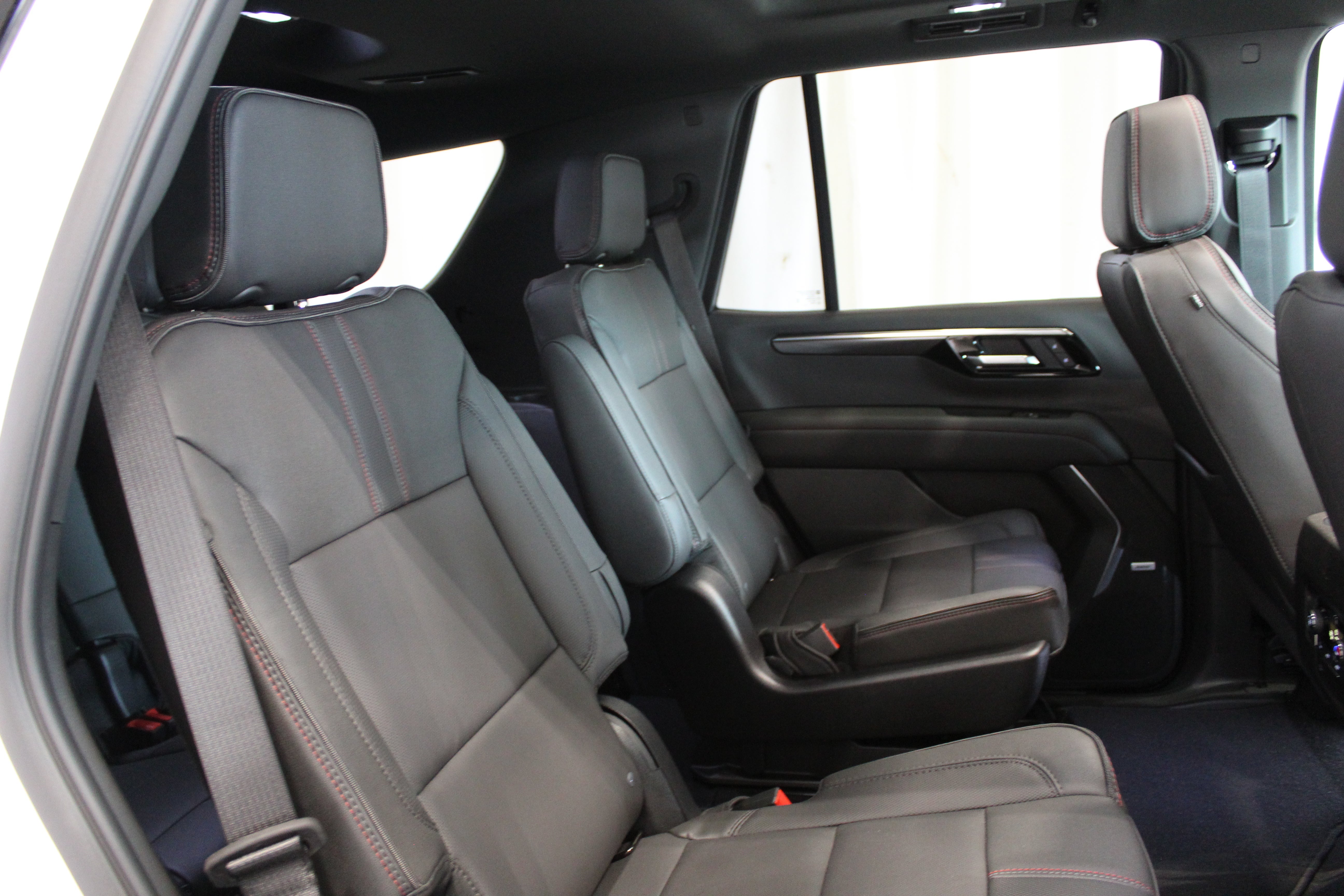2027 Chevrolet Tahoe RST - Photo 16