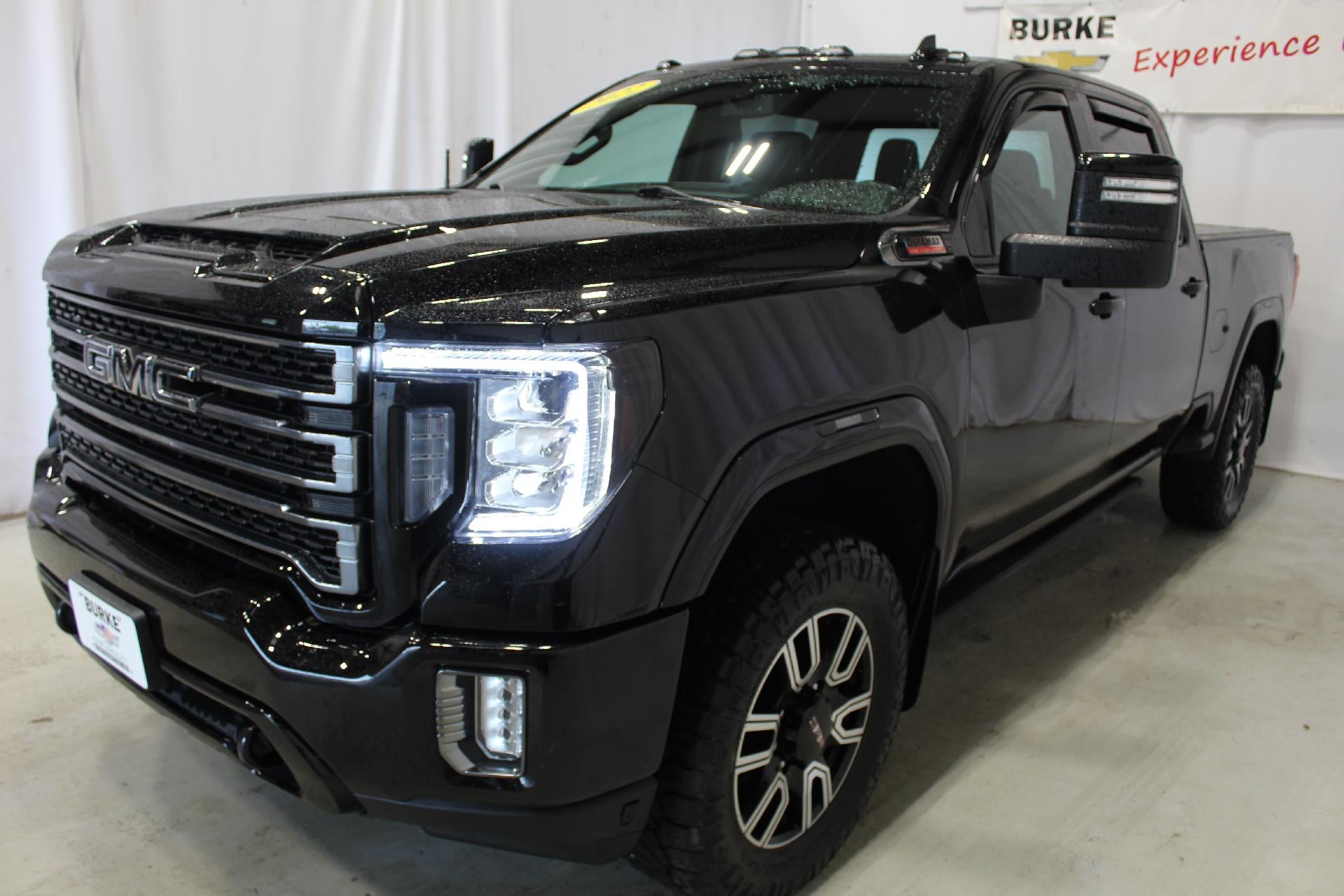 2022 GMC Sierra 4WD Crew Cab Standard Box AT4's photo