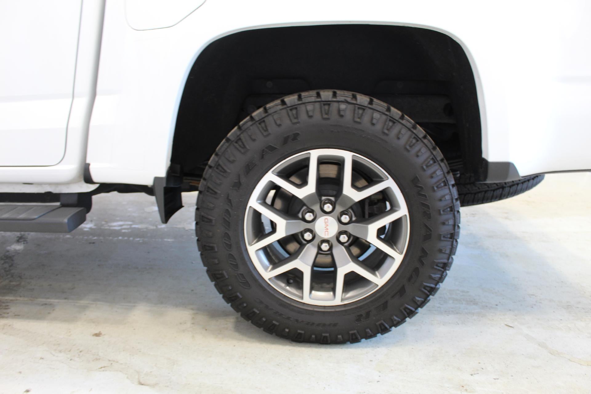 2022 GMC Canyon 4WD AT4 w/Leather