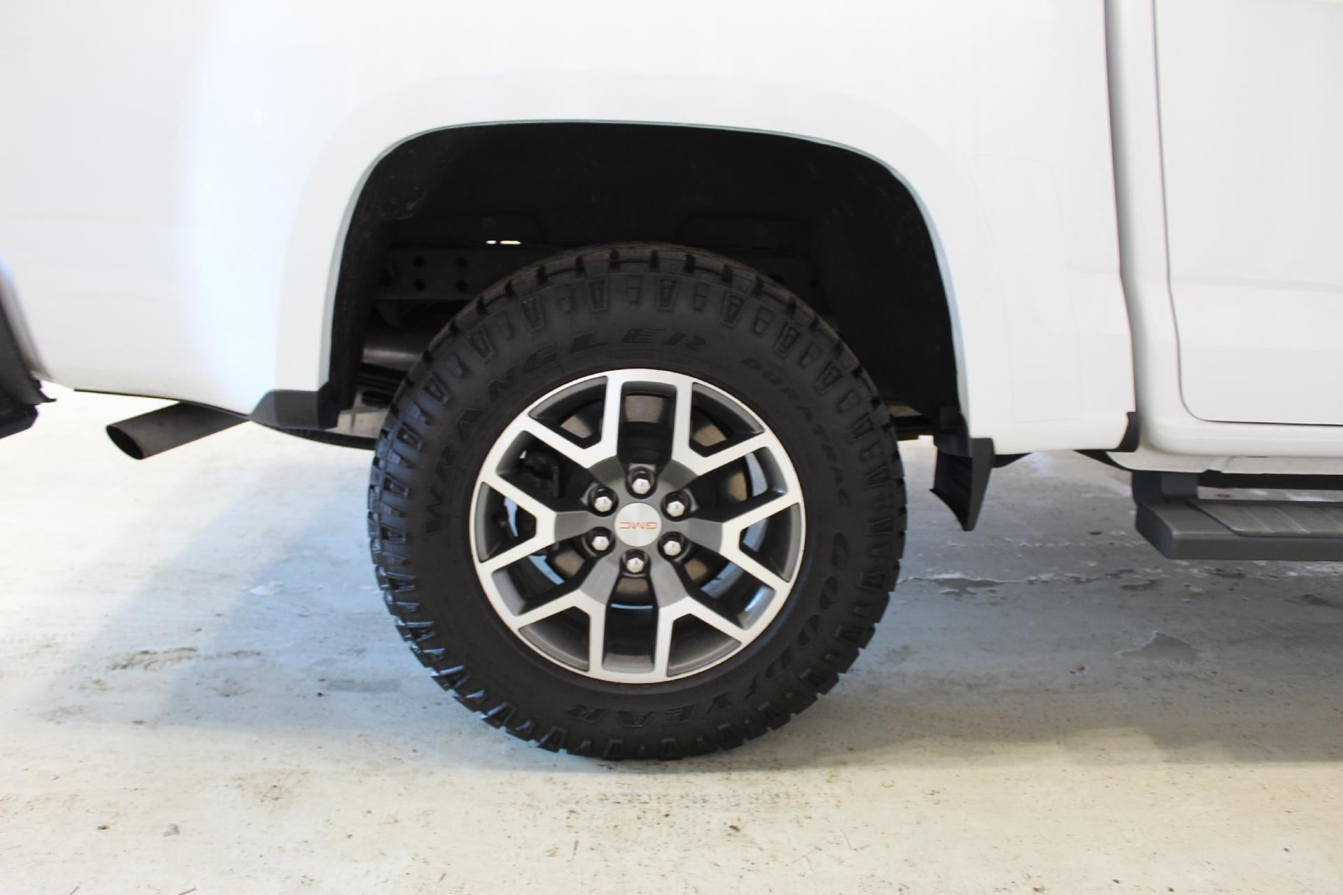 2022 GMC Canyon 4WD AT4 w/Leather