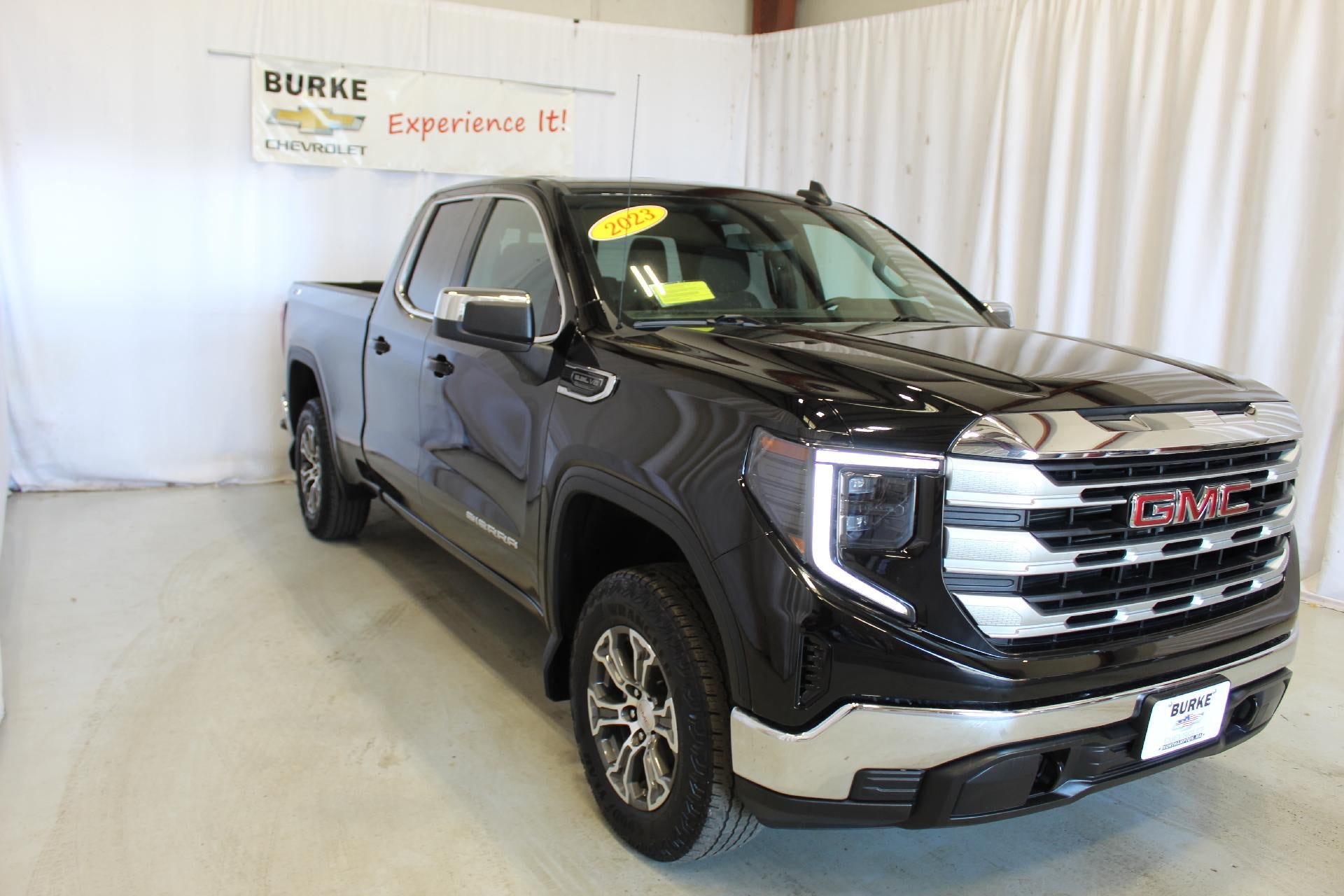 2023 GMC Sierra 1500 SLE