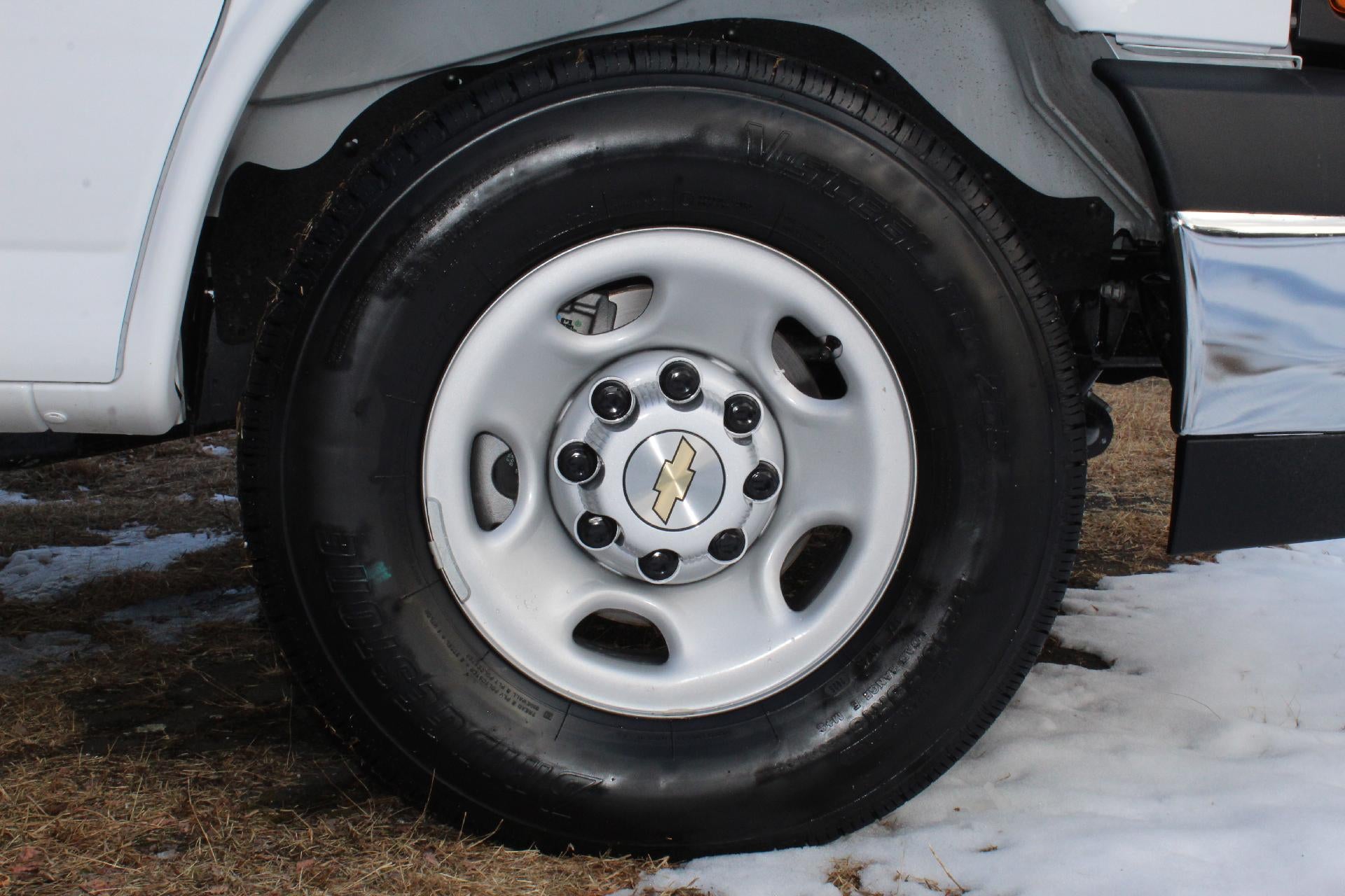 2026 Chevrolet Express Cutaway 3500 Base